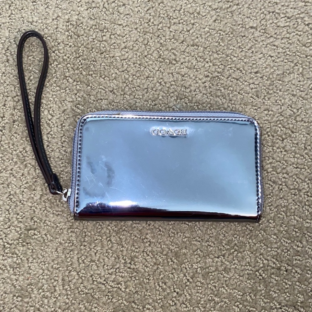 Coach wristlet wallet